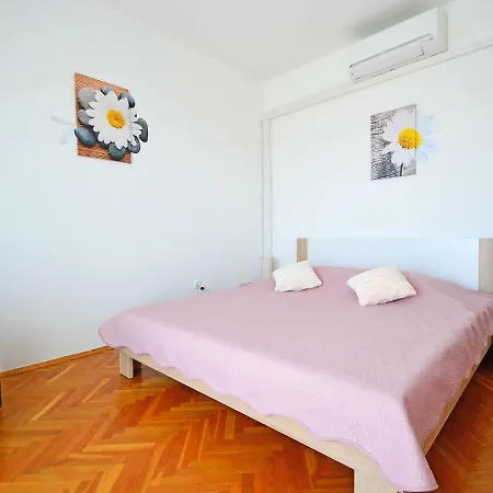 Apartment Tonmar Brodarica (Sibenik-Knin)